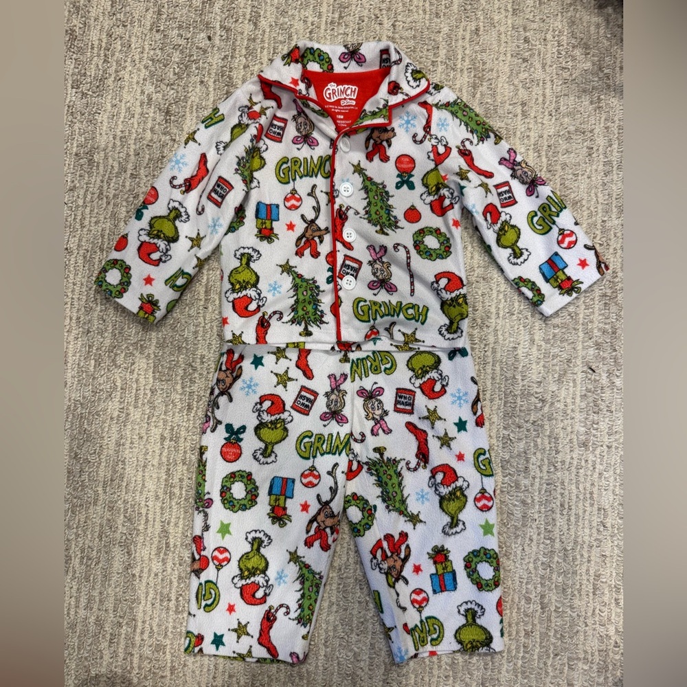 Dr. Seuss Grinch Pajama Set